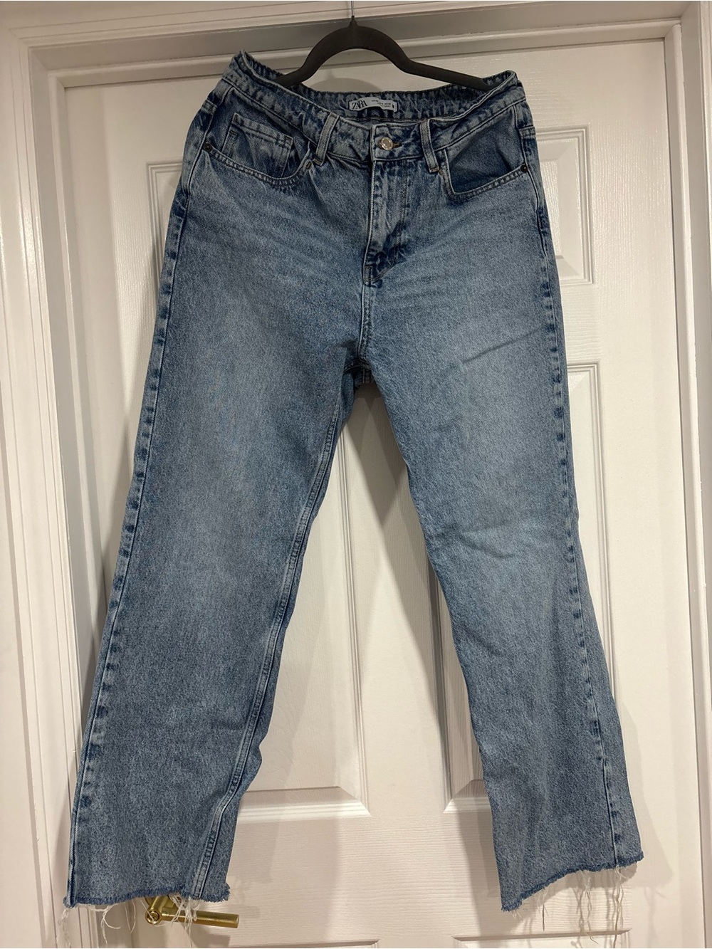 Zara Light Blue Straight-Leg Jeans with Raw Hem